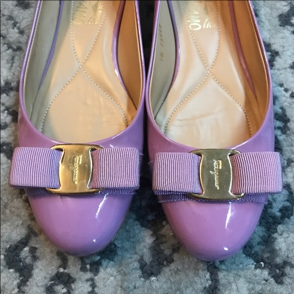 Salvatore Ferragamo Varina Patent Bow Flats - Picture 3 of 7